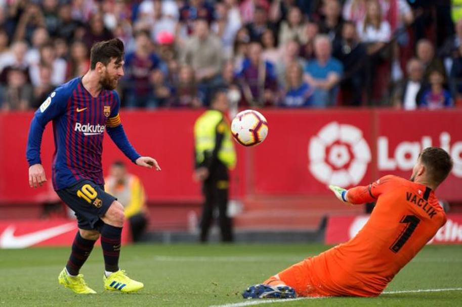 Il gol del 3-2 con cui Messi ha beffato Vaclik. Afp